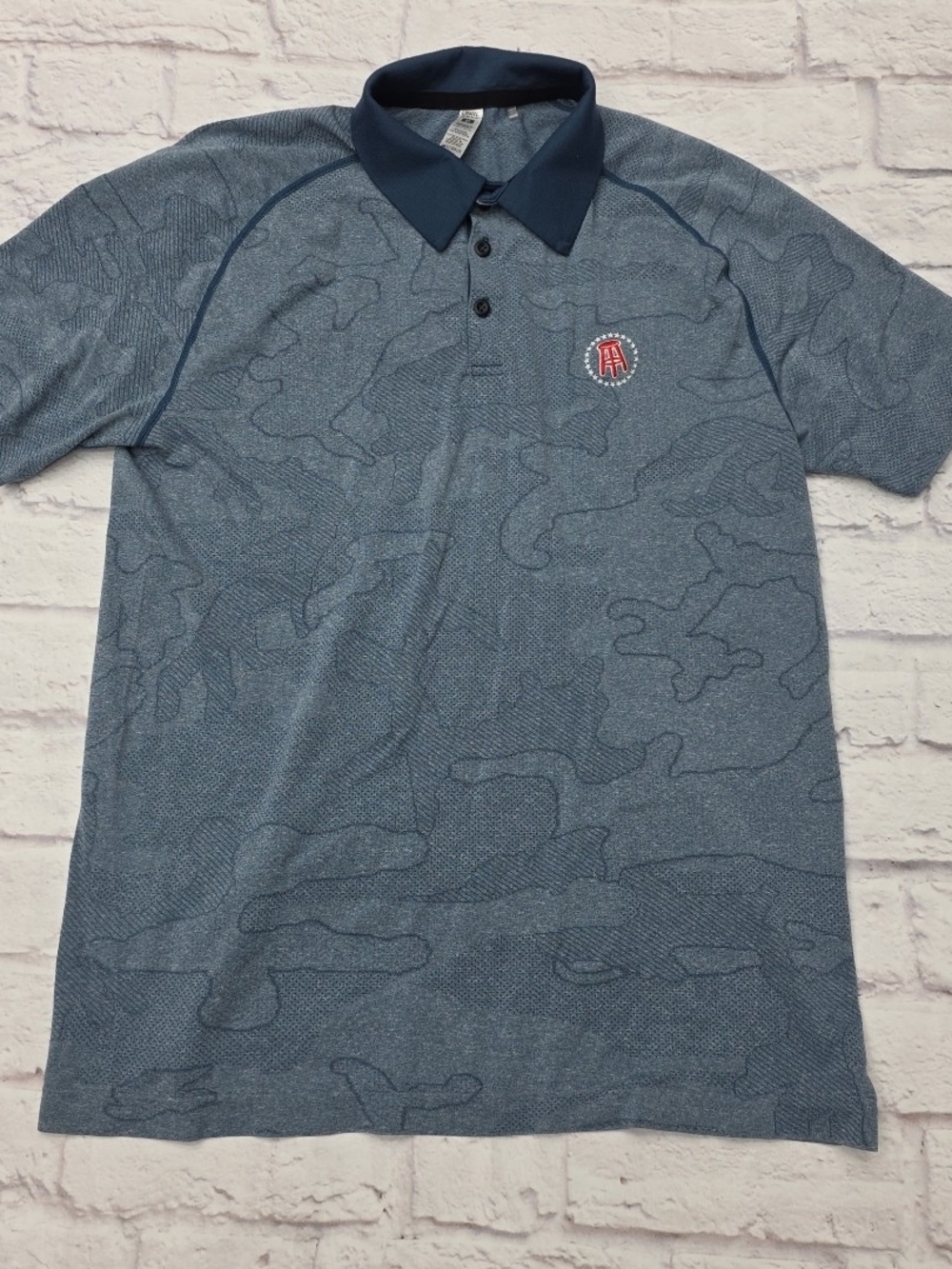 UNRL Barstool Sport Polo Shirt Sz Medium Camo Blue Golf Performance Embroidered